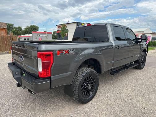 2019 Ford F-250 Lariat 4x4 4dr Crew Cab 6.8 ft. SB Pickup