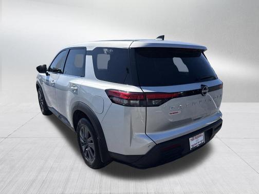 2024 Nissan Pathfinder S