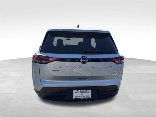 2024 Nissan Pathfinder S