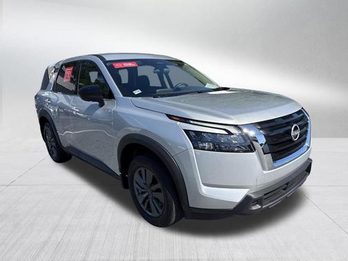 2024 Nissan Pathfinder S