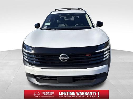 Aspen White Tri 2026 Nissan Kicks SR