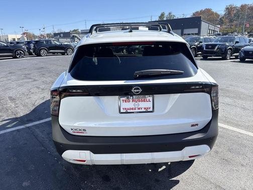 2026 Nissan Kicks SR