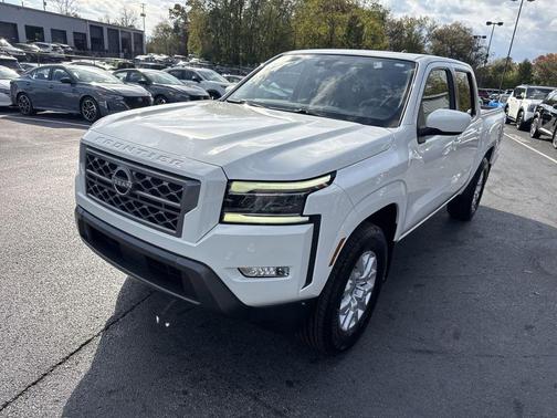 2022 Nissan Frontier SV