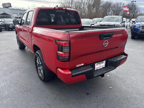 2025 Nissan Frontier SL