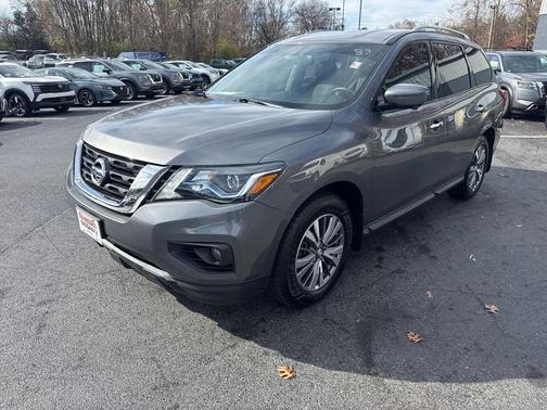 2020 Nissan Pathfinder SL