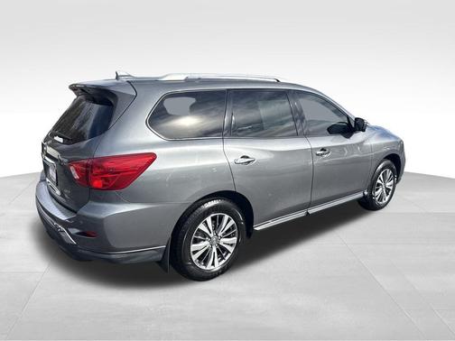 2020 Nissan Pathfinder SL