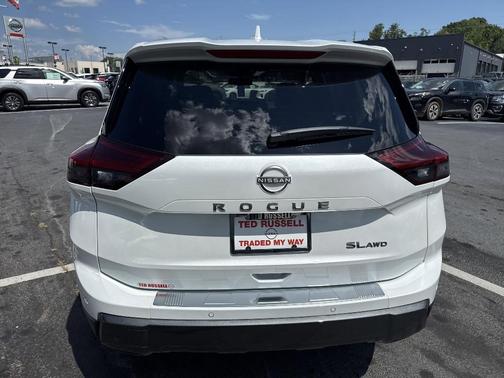 2025 Nissan Rogue SL