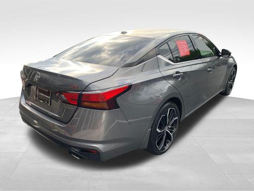 Gun Metallic 2024 Nissan Altima 2.5 SR