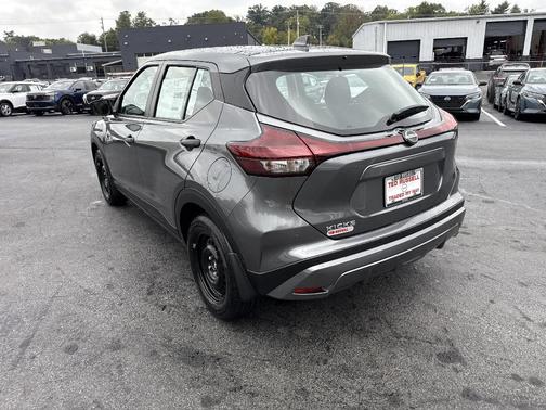 2025 Nissan Kicks Play S