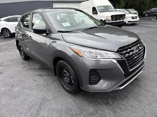 2025 Nissan Kicks Play S