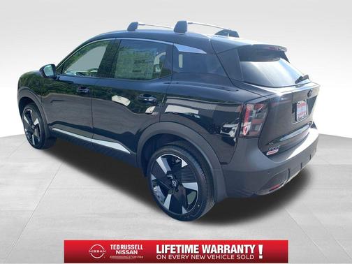 Super Black 2026 Nissan Kicks SR