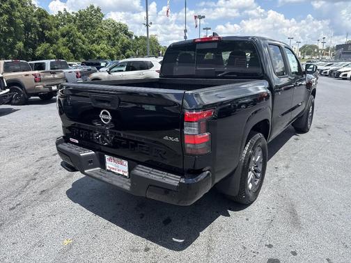 2025 Nissan Frontier SV