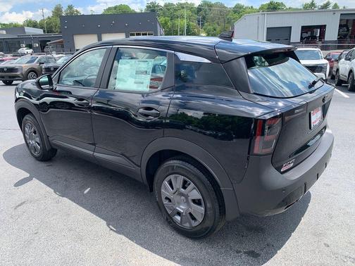 Super Black 2026 Nissan Kicks S