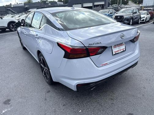2025 Nissan Altima SR
