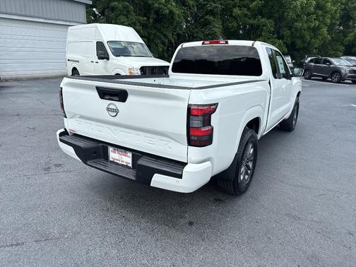 2025 Nissan Frontier SV
