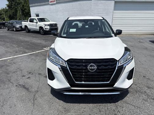 2025 Nissan Kicks Play S