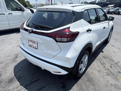 2025 Nissan Kicks Play S