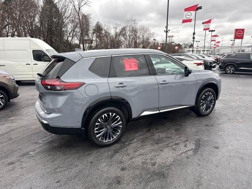 2025 Nissan Rogue Platinum