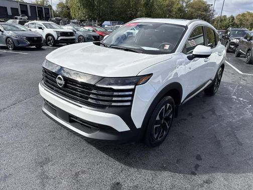 2025 Nissan Kicks SV