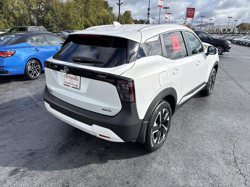 2025 Nissan Kicks SV