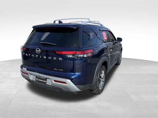 2022 Nissan Pathfinder SL