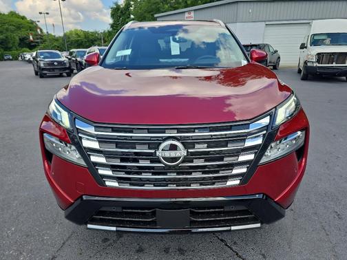2025 Nissan Rogue Platinum