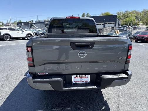 2025 Nissan Frontier SV