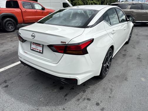 2025 Nissan Altima SR