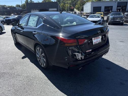 2025 Nissan Altima SL