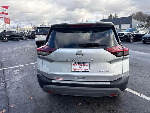 2022 Nissan Rogue SV