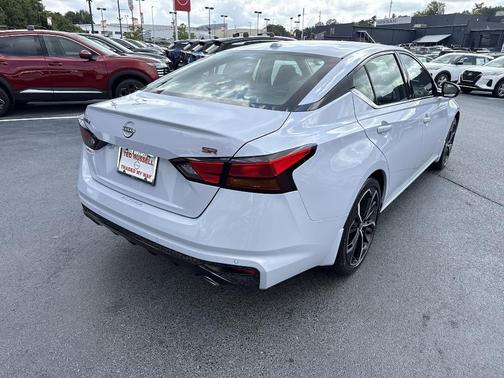 2025 Nissan Altima SR