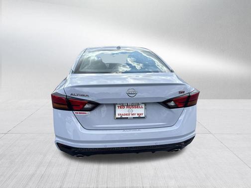 2025 Nissan Altima SR