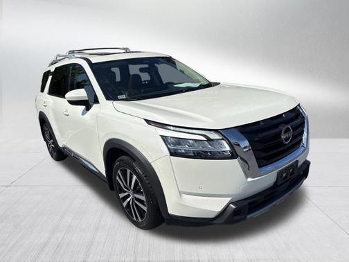 2024 Nissan Pathfinder Platinum