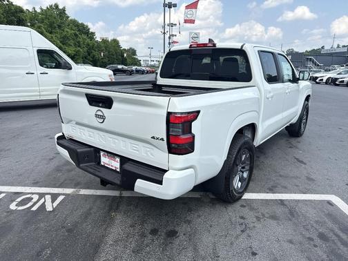 2025 Nissan Frontier SV