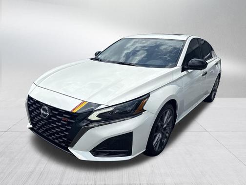 2023 Nissan Altima 2.0 SR