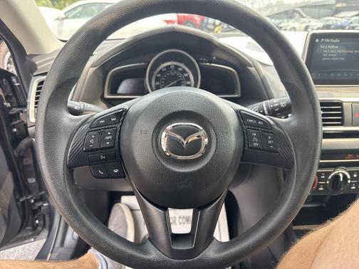 2016 Mazda Mazda3 i Sport