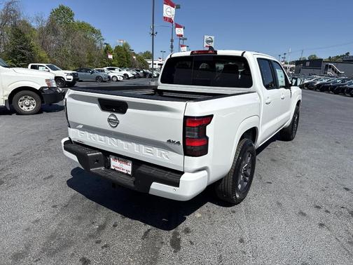 2025 Nissan Frontier SV