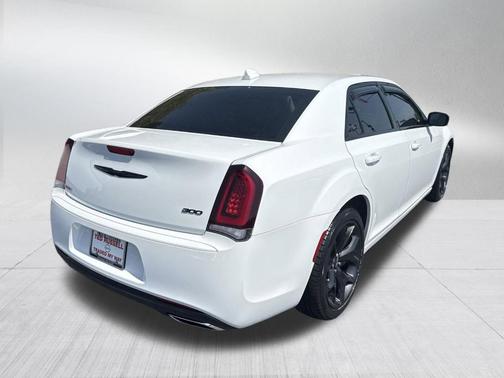 2021 Chrysler 300 Touring