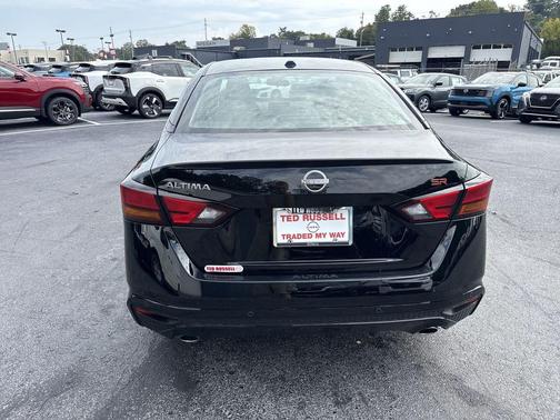 2025 Nissan Altima SR
