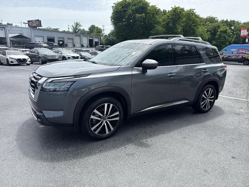 2024 Nissan Pathfinder Platinum