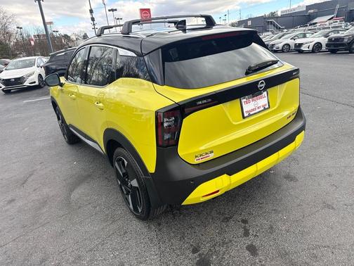 2026 Nissan Kicks SR