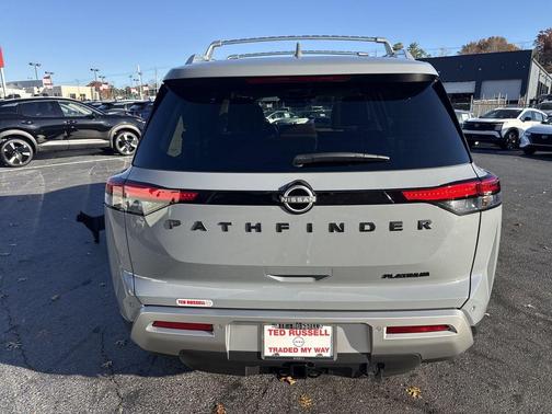 2025 Nissan Pathfinder Platinum