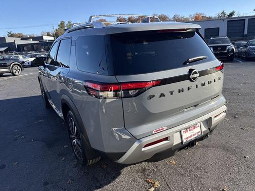 2025 Nissan Pathfinder Platinum