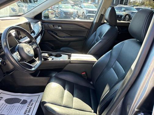 2022 Nissan Rogue SL