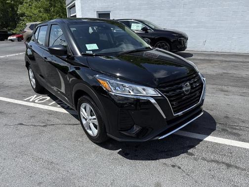 2025 Nissan Kicks Play S