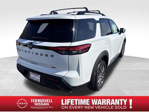 2026 Nissan Pathfinder SV