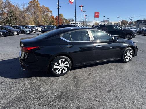 2022 Nissan Altima 2.5 S