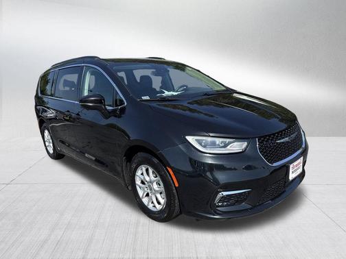 2022 Chrysler Pacifica Touring-L