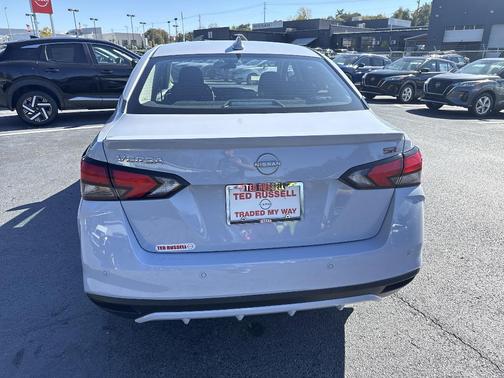 2025 Nissan Versa 1.6 SR