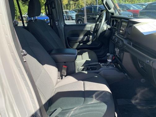 2021 Jeep Gladiator Sport